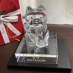 バカラ 招き猫 ガラス台座 名入れギフト 名入れ記念品 綿の実工房