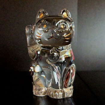 バカラ招き猫 クリア 記念品 綿の実工房