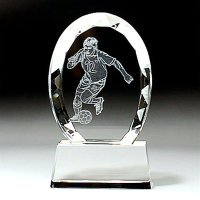 811スポーツ サッカー クリスタルスポーツトロフィー 名入れ記念品 オリジナル 木製の飾り台付 綿の実工房