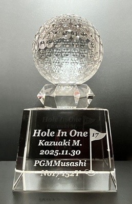 SB-1 ゴルフ クリスタルボールトロフィー スポーツトロフィー 名入れ記念品 オリジナル 木製の飾り台付 綿の実工房